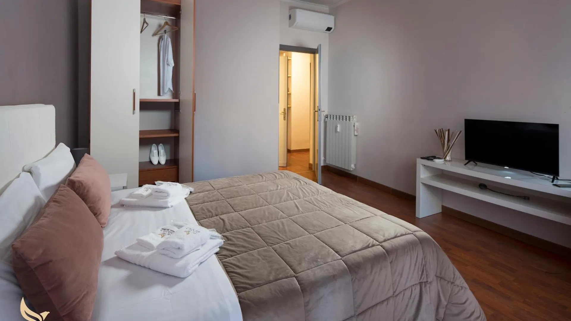 Mrbrown-Pincherle Suites Rome Italy